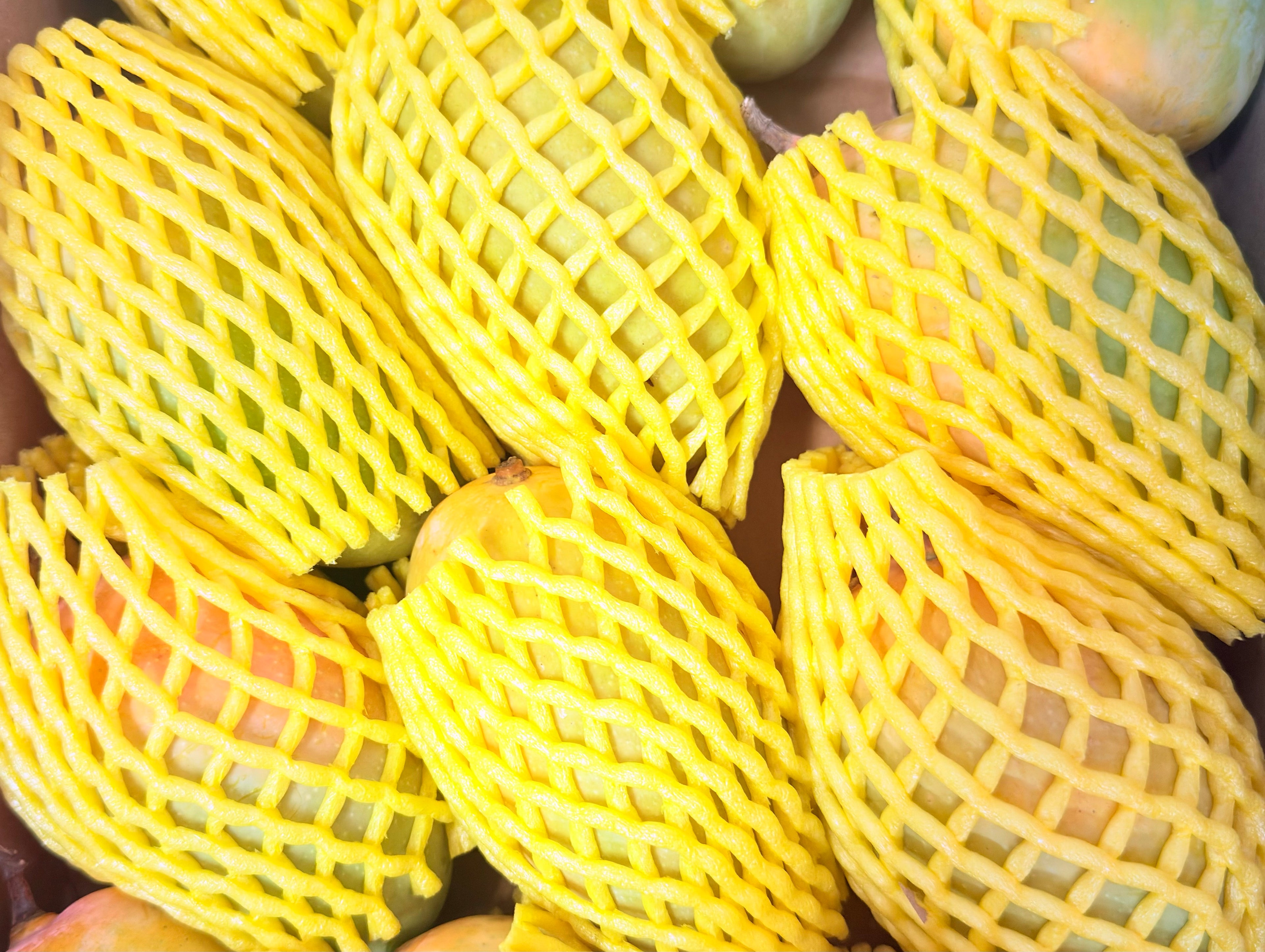 Kesar Super Jumbo Mangoes 12pcs